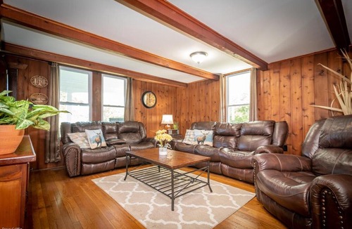 Egg Harbor City House | Old Farmhouse for Nature Lovers, 20 miles form OC