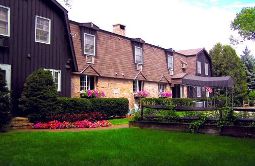 Intervale Hotel | Old Field House