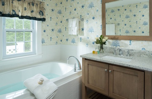 Chatham Bed & Breakfast | Old Harbor Inn