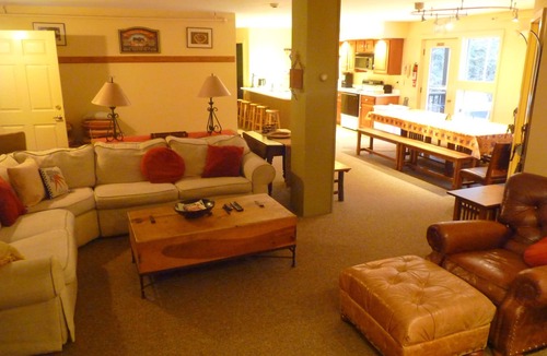 Killington Ski Chalet | On access road to ski slopes private setting, walk distance to restaurants, bar