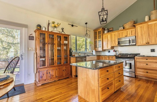 West End House | On Cooperstown All Star Village Edge + Golf Course Views - Hole in One