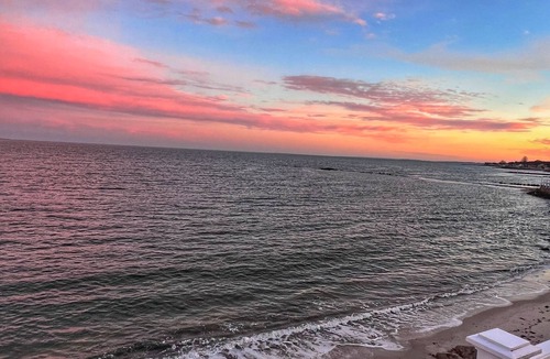 Niantic House | On the beach amazing views. welcome to your happy place!
