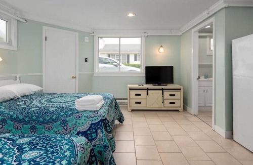 Ocean Park Condo | ON THE BEACH CONDO | SLEEPS 4 | STUDIO | PARKING