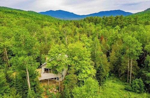 Carrabassett Valley House | On the shuttle bus route and private house without neighbors!