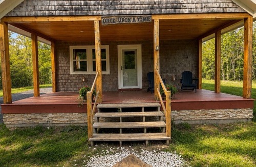 Freedom House | Once Upon a Time — A Peaceful Maine Escape