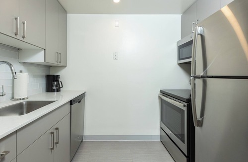 Prudential - St. Botolph Apartment | One Bedroom Apartment in Back Bay Building