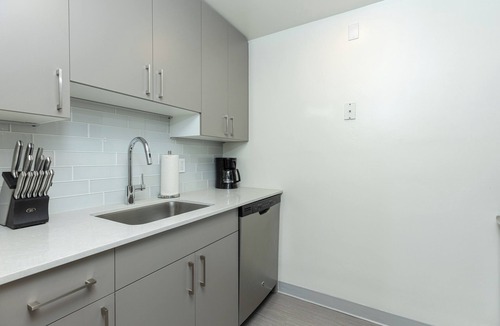 Prudential - St. Botolph Apartment | One Bedroom Apartment in Back Bay Building