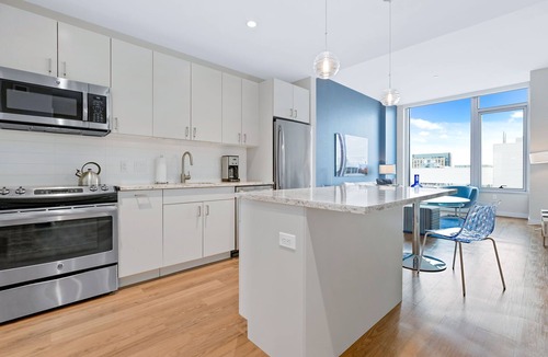 Fort Point Apartment | One Bedroom in Luxury Seaport Apartment Building