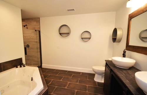 Geneva Bed & Breakfast | One Bedroom Lake View Suite at our Lakefront Paradise. Pool, Hot Tub, Kayaks and more. Sleeps 2 Adults