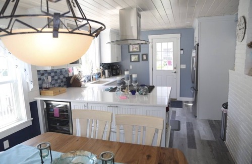 Ocean Park Cottage | One Home from the best beach! 2,800 p/week for June rentals 2025!