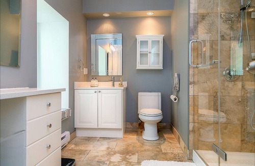 Kingston Apartment | One of a Kind Luxury Suite with Grand Patio Oasis