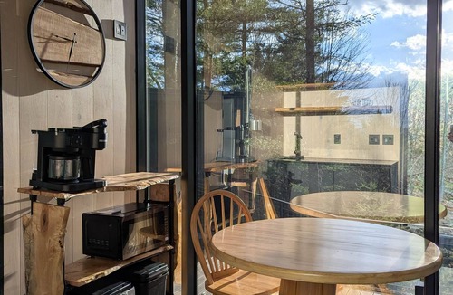 Jay Cabin | ÖÖD Whiteface at Jay - Scandinavian Mirror Cabin