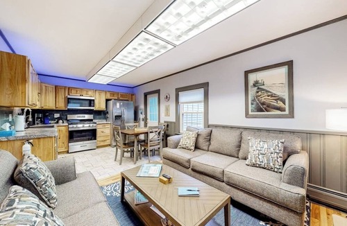 Gouldsboro House | Open layout Maine cottage with washer/dryer & grill - dog-friendly