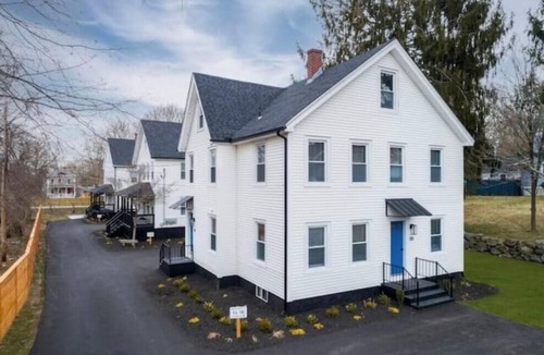 Mystic Apartment | Open Plan Mystic Center, Big 2BR w/Parking