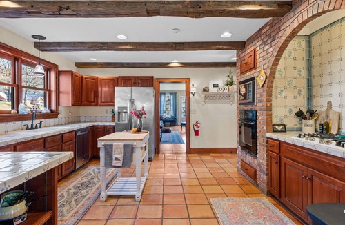 Bridgewater Corners House | OQ Farm Manse House: Animal Farm Stay