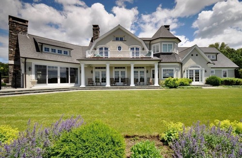 East Lyme House | Orchard Manor Estate