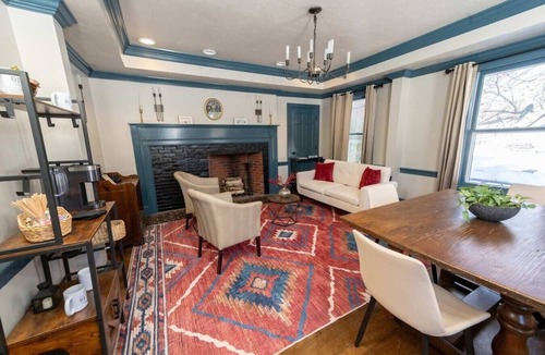 Sherborn Apartment | Orchard Room: The Inn at Fireside Tavern Sherborn