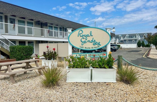 Seaside Heights Condo | Ortley - Heated Pool! Steps to Private Beach, Parking - Bungalow 16 ☀️