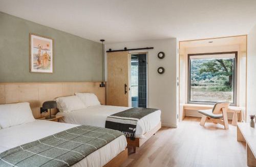 Newfane Hotel | Otherland Hotel
