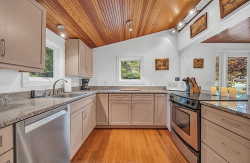 Otter Creek House | Otter Creek Cottage,