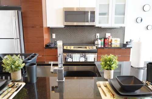 Beachwood Apartment | Our bright and airy apartment offers 1 bedroom, featuring a queen-size bed