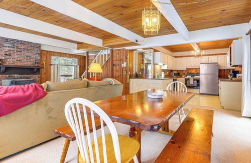 West Dover Cottage | Outdoor Adventure Hub! Family Home in West Dover