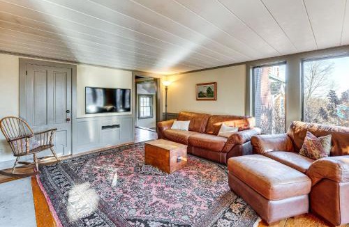 Tamworth House | Outdoor Fireplace & Pool Table: Tamworth Home!