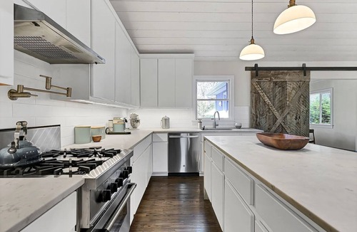 Clearwater Beach House | Outdoor Oasis 4-bedroom house with a granite pool in charming East Hampton