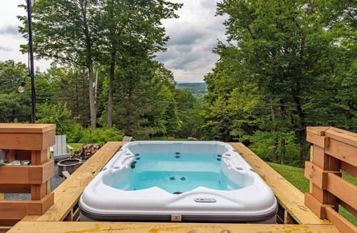 Highmount House | Owl's Perch: 5 Mins to Belleyare for Hiking+Skiing