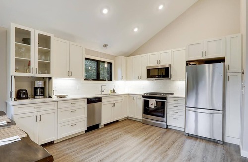 Stowe Area House | Owls' Nest: 3 br, gas fireplace, deck, firepit, seasonal community pool!