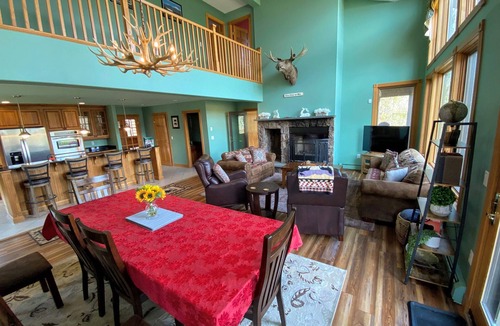 Bethlehem House | P5 Ski-in Ski-out Presidential View, single fam w/garage, pool table, ping pong, Dog Friendly!
