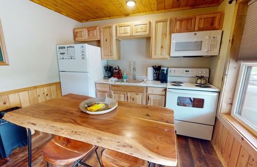 Gaines Cabin | PA Grand Canyon, Mountain View, Pine Creek