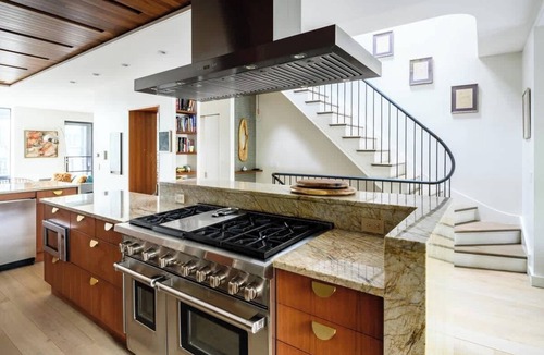 Crown Heights House | Pacific by Rove Travel Duplex w Deck & Backyard