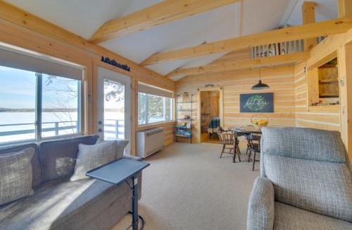 Palmyra House | Palmyra Cottage w/Deck on Whites Pond!