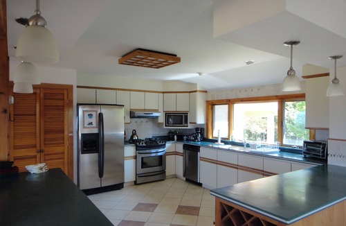 Springfield House | Panoramic Mountain View, Lots To Do, Or Enjoy Doing Nothing