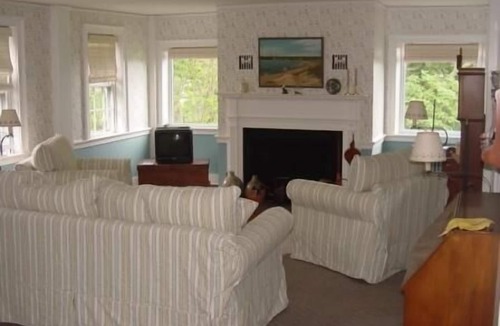Tiverton House | Panoramic Ocean and River Views, Short Walk to the Shore.