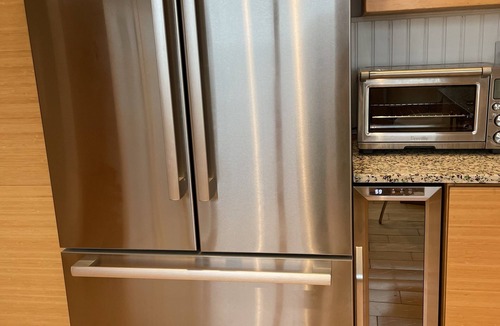 East Marion House | Panoramic water views, private beach, heart of wine country, updated, sleeps 8!