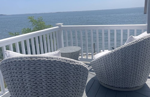 East Marion House | Panoramic water views, private beach, heart of wine country, updated, sleeps 8!