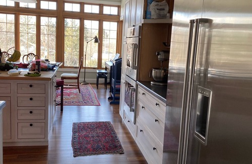 Middletown House | Paradise Found (walk to 2nd Beach)