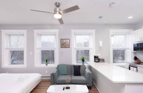 Fenway–Kenmore Apartment | Park42-0/1 · Cozy Central Fenway Studio