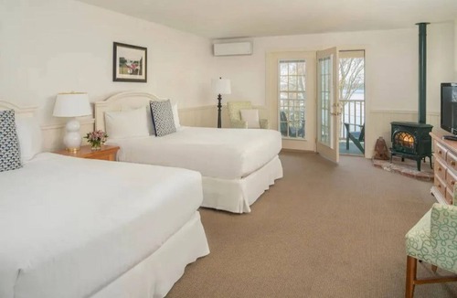 Boothbay Harbor Cabin | Partial Oceanview Lodge | 2 Queens + Porch