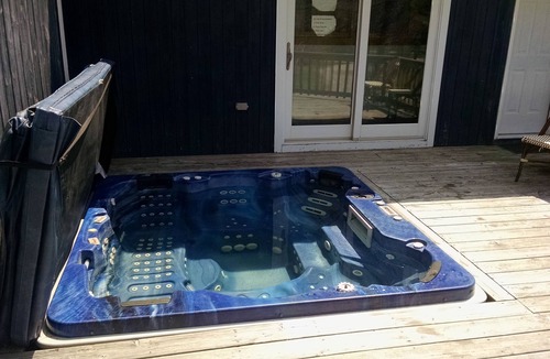 West Dover House | Partridge Run Ski House Hot Tub! August Specials Winter Specials. Reach out!