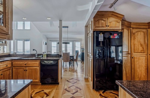 West Hartford Condo | Patio Condo Overlooking Highland Golf, Coach Road