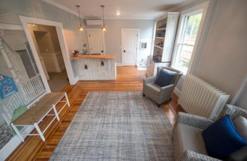 Historic Hill Bed & Breakfast | Paws on Pelham