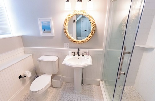 Historic Hill Bed & Breakfast | Paws on Pelham