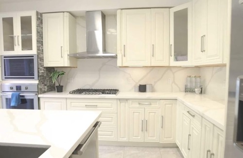 West Hill House | Peace full area luxury house 5 minute to all access Beach, shopping center, zoo