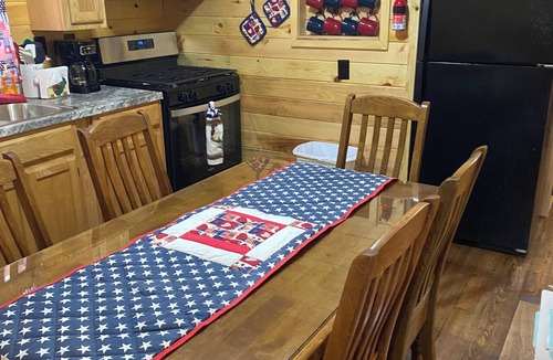 Durhamville Cabin | Peaceful 3-bedroom cabin in charming Camden for a relaxing stay