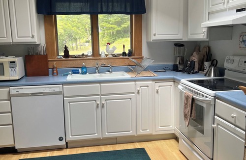 Rumney House | Peaceful 4-bedroom on Stinson Lake