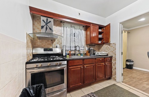 Hackensack House | Peaceful 5-bedroom house with AC in welcoming Hackensack