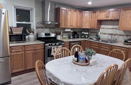 East Somerville Apartment | Peaceful and cozy apartment in great location